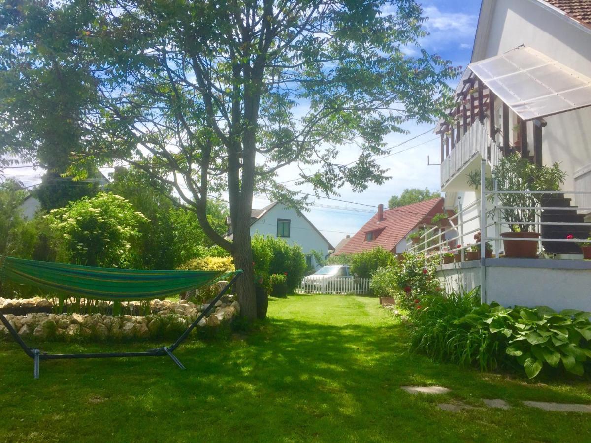 Lelle -Kert Apartman 03 Balatonlelle Zewnętrze zdjęcie