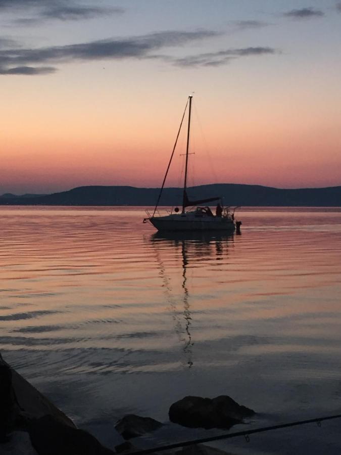 Lelle -Kert Apartman 03 Balatonlelle Zewnętrze zdjęcie